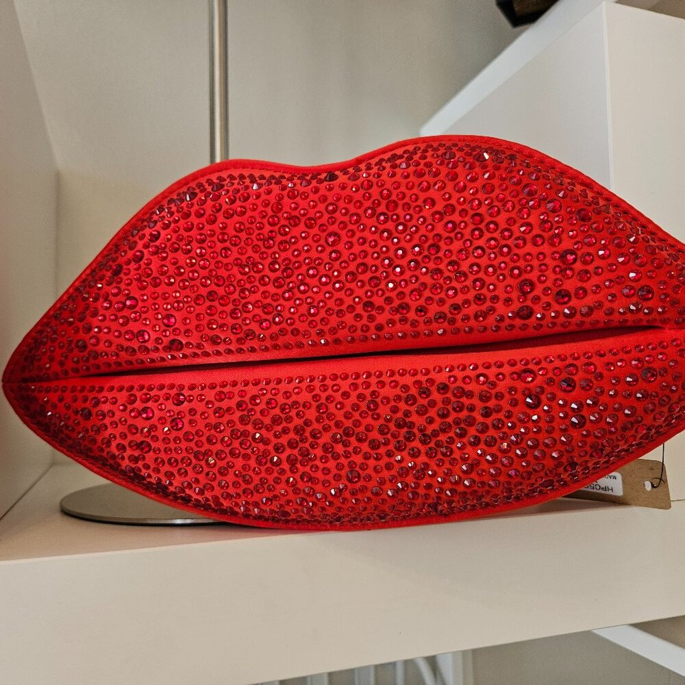 LIPS HANDBAG